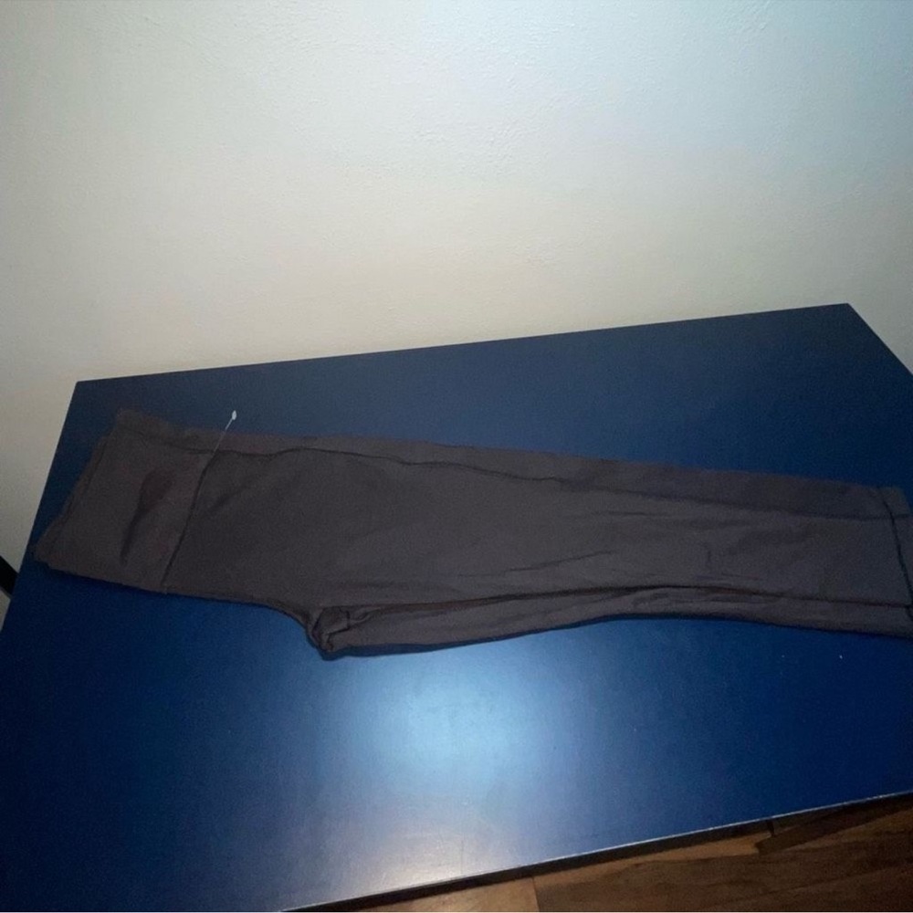 Athleta Stash pocket Capri Black nwot